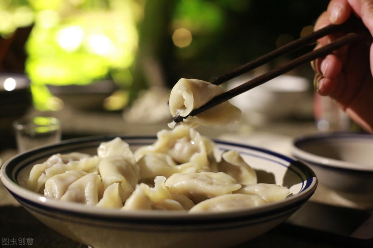 没解冻的饺子要蒸多久（散装饺子与袋装饺子哪个好吃）-3