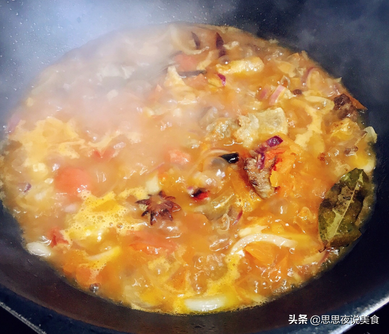 牛肉炖多久能烂熟（炖牛肉怎么炖好吃又嫩）-5