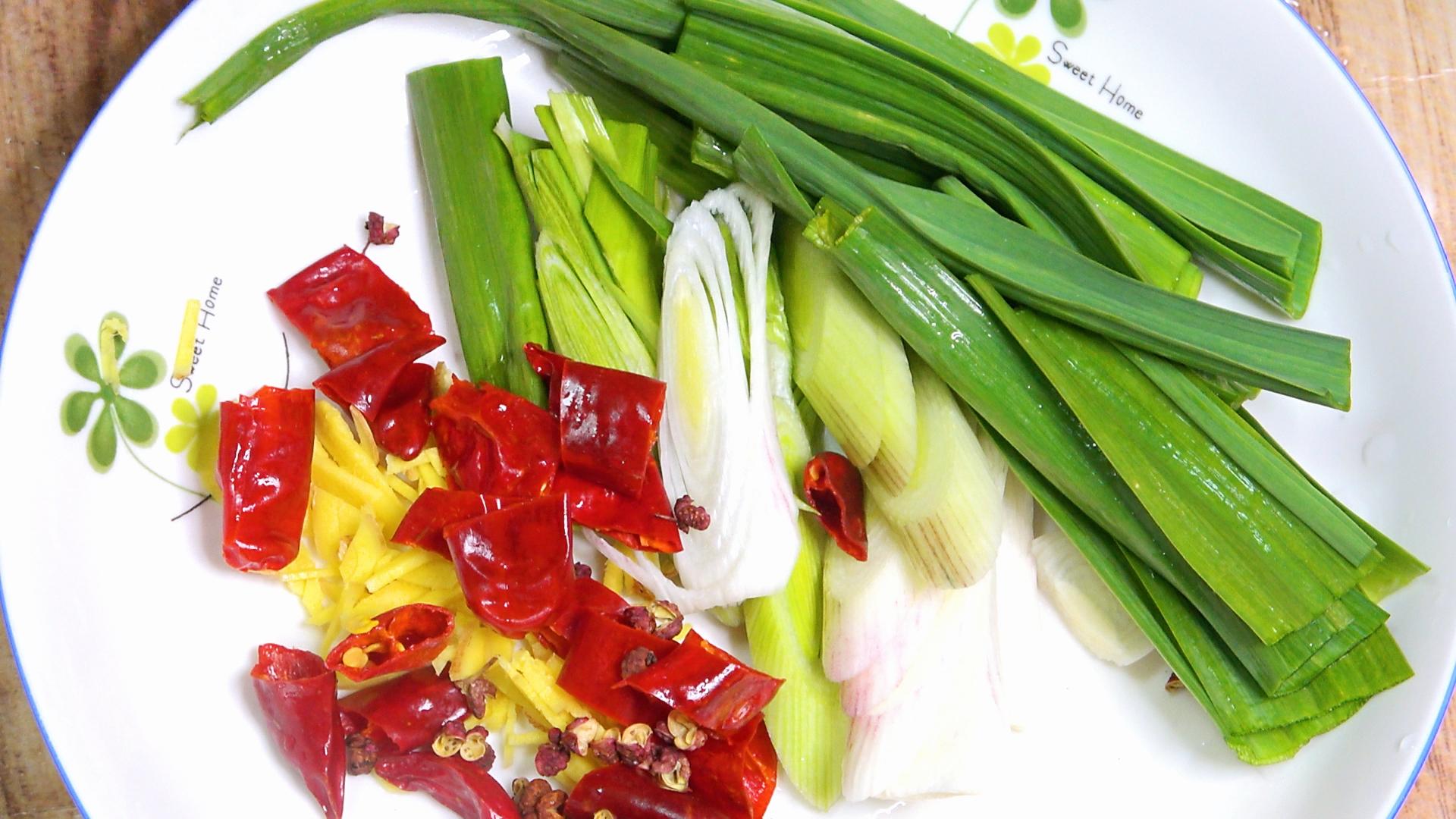红菜苔的做法大全家常菜 菜苔炒腊肉的做法窍门-5