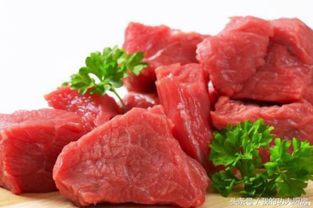 尖椒炒牛肉片怎么炒好吃又嫩，家常爆炒牛肉的做法-1