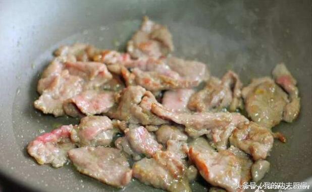 尖椒炒牛肉片怎么炒好吃又嫩，家常爆炒牛肉的做法-3