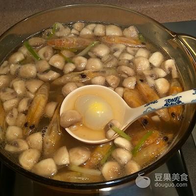 鸽子蛋的正确煮法怎样煮用以剥壳（三鲜鸽蛋汤的家常做法）-14