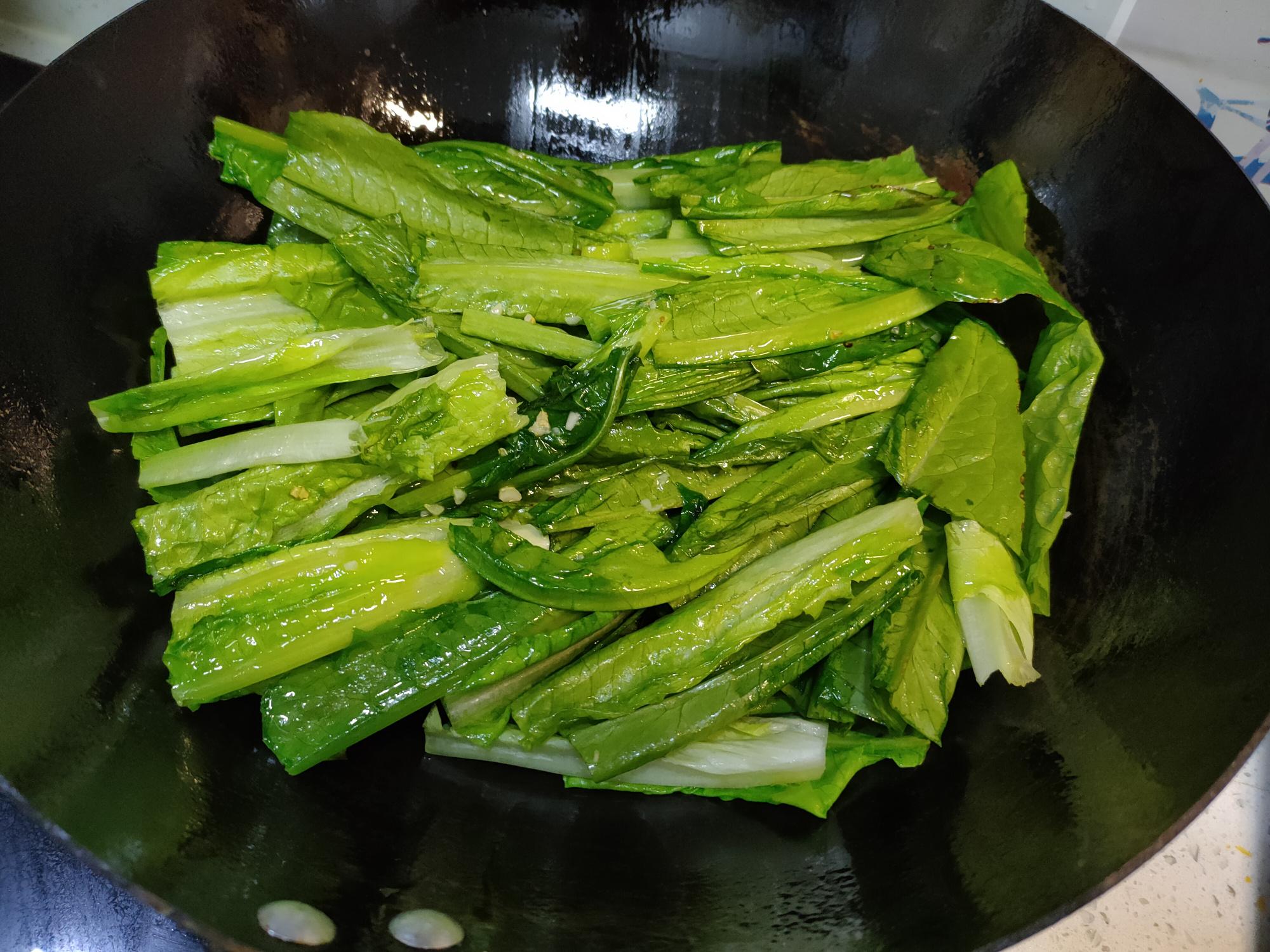 蒜蓉油麦菜先放蒜还是后放蒜，蒜蓉麻酱炒油麦菜的做法-7