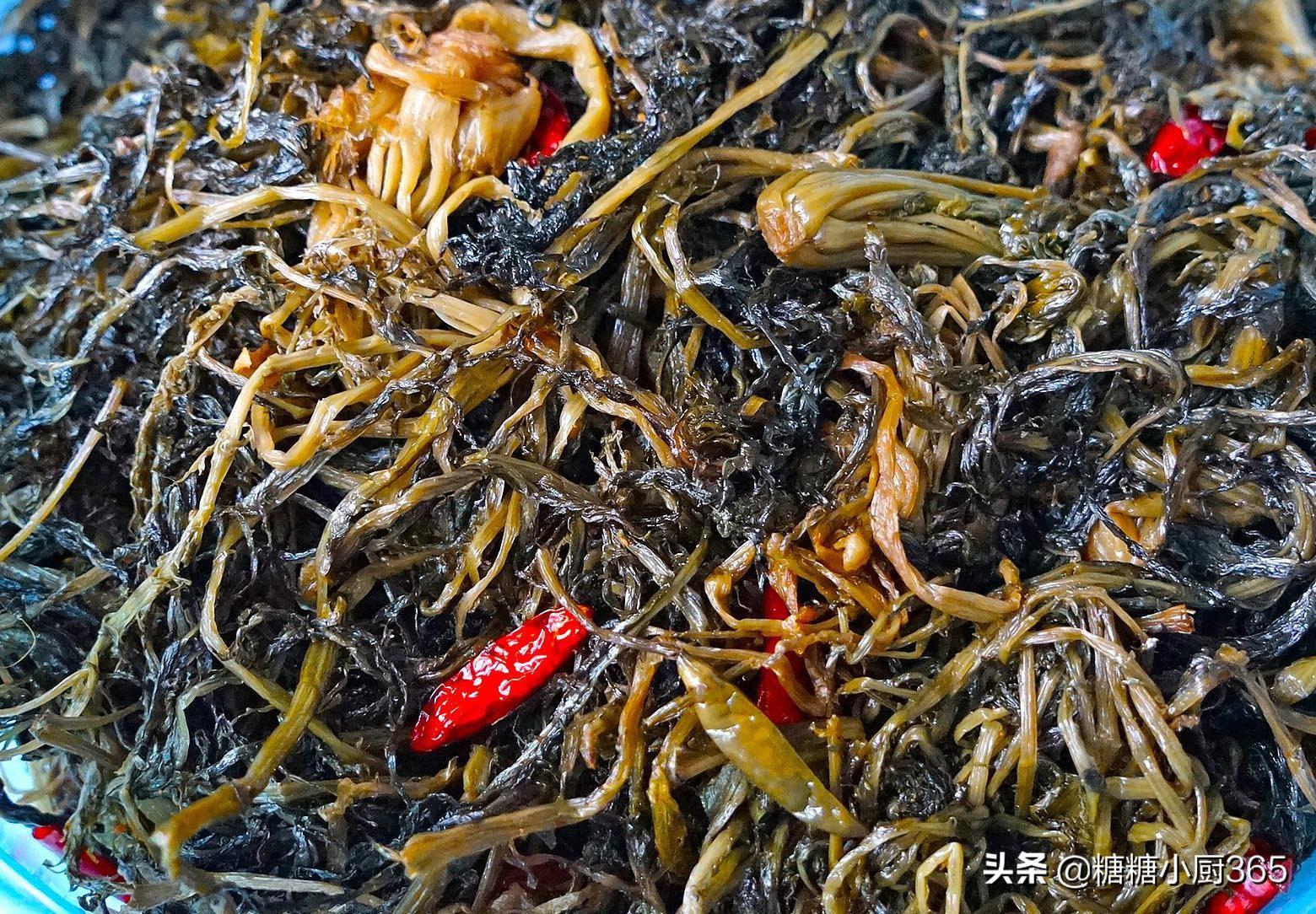 不用盐腌制的梅干菜制作方法（最简单的梅干菜做法）-11