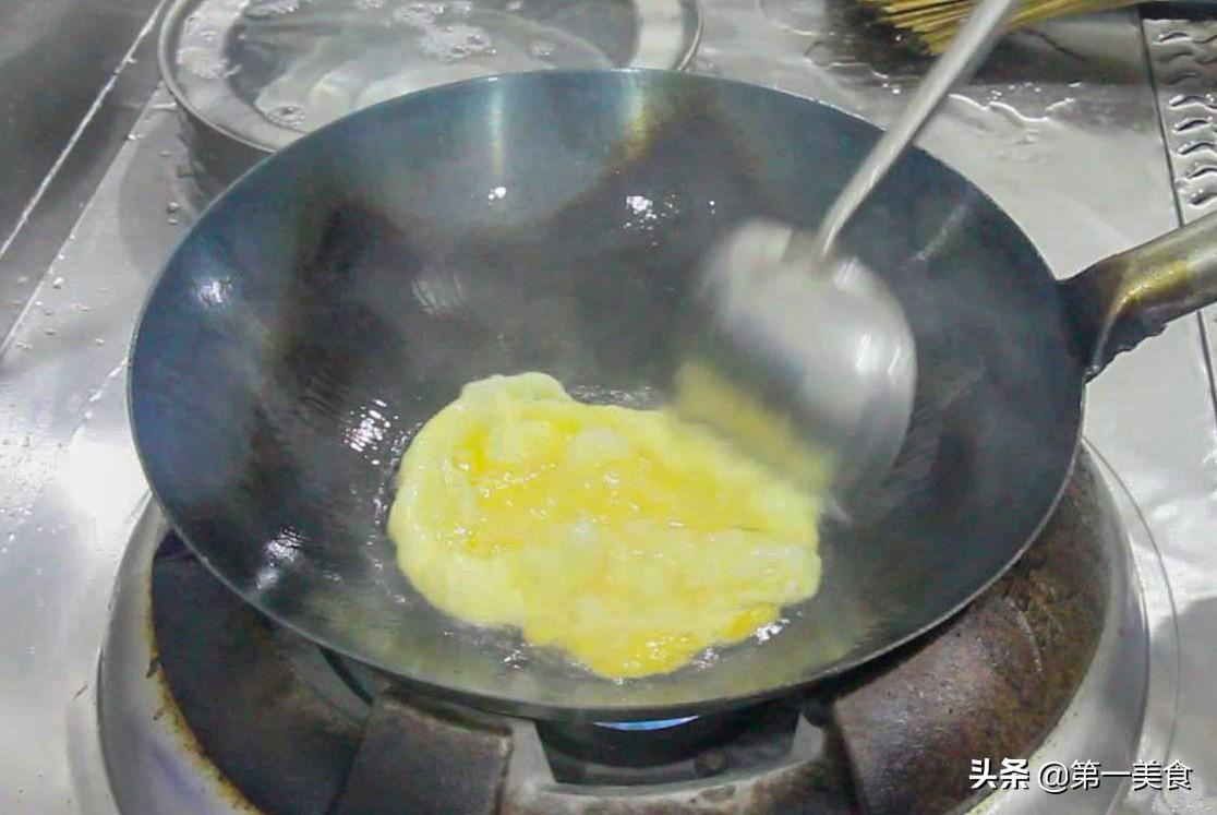 蒜苔炒鸡蛋的家常做法-4