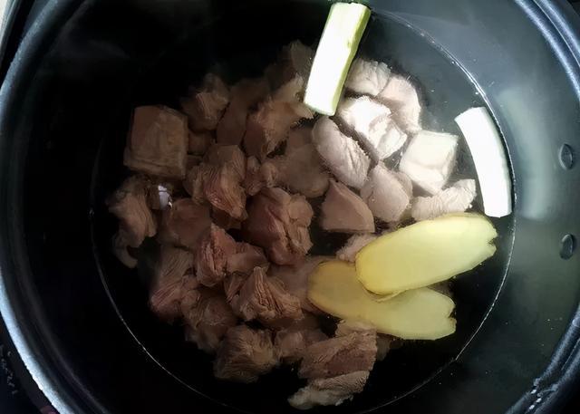 清汤羊肉的做法及配料（家常版清汤羊肉的做法窍门）-9