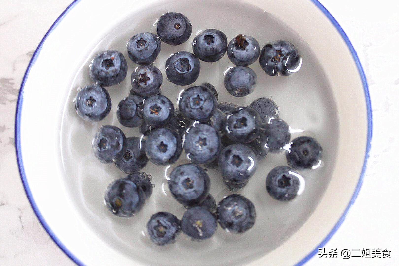 蓝莓表面的白霜要洗掉吗（蓝莓吃软的还是硬的）-4