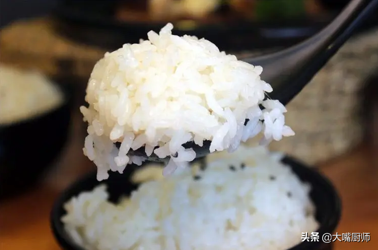 电饭锅蒸大米饭怎么做好吃_正确蒸米饭的方法-2