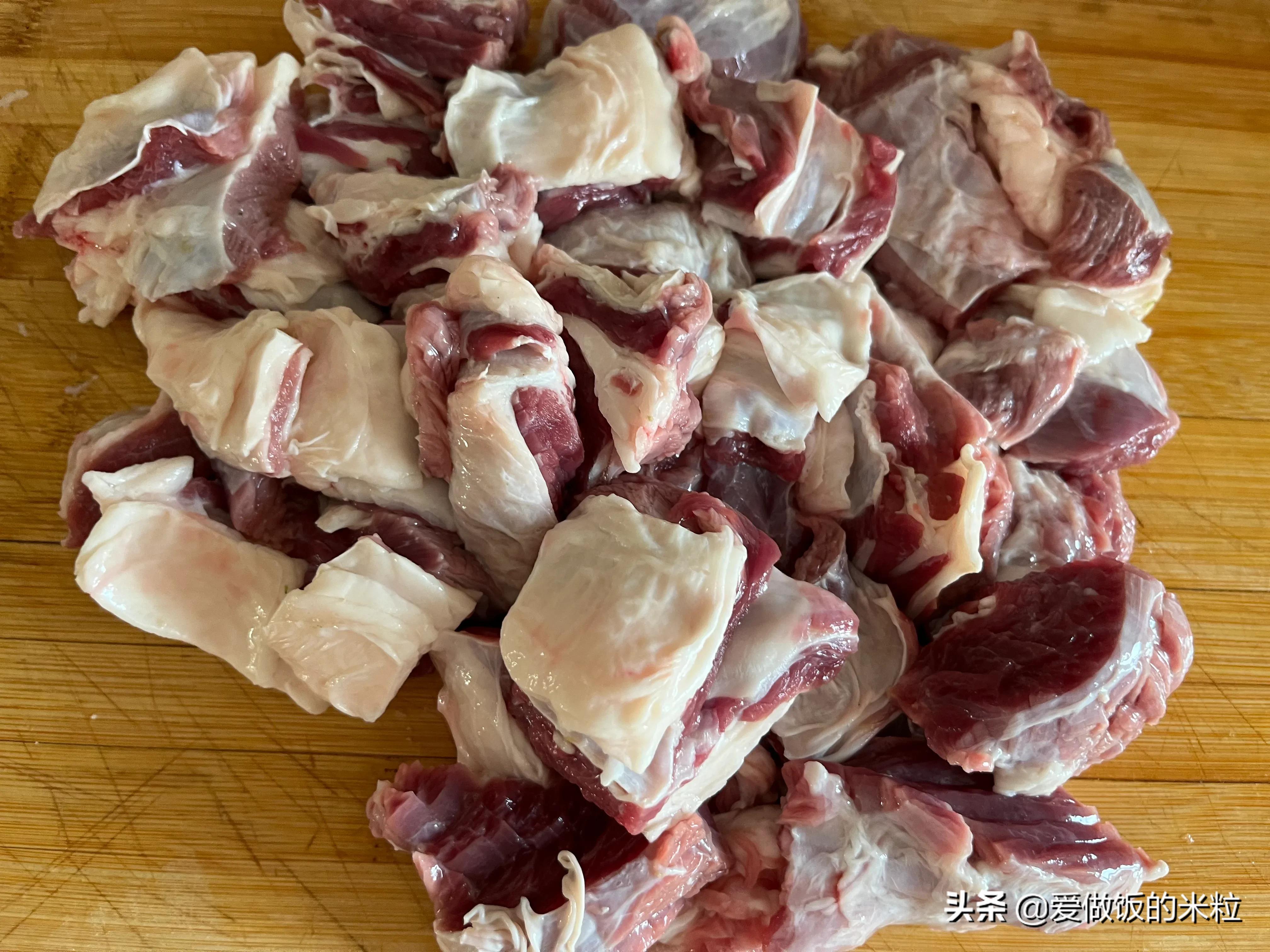清汤牛肉的做法与配料，家常清炖牛肉好吃又烂-3