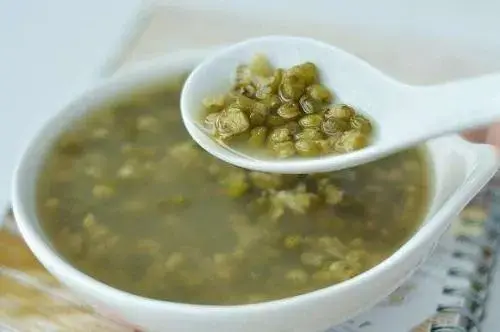 熬绿豆汤是开水下还是冷水下呢-1
