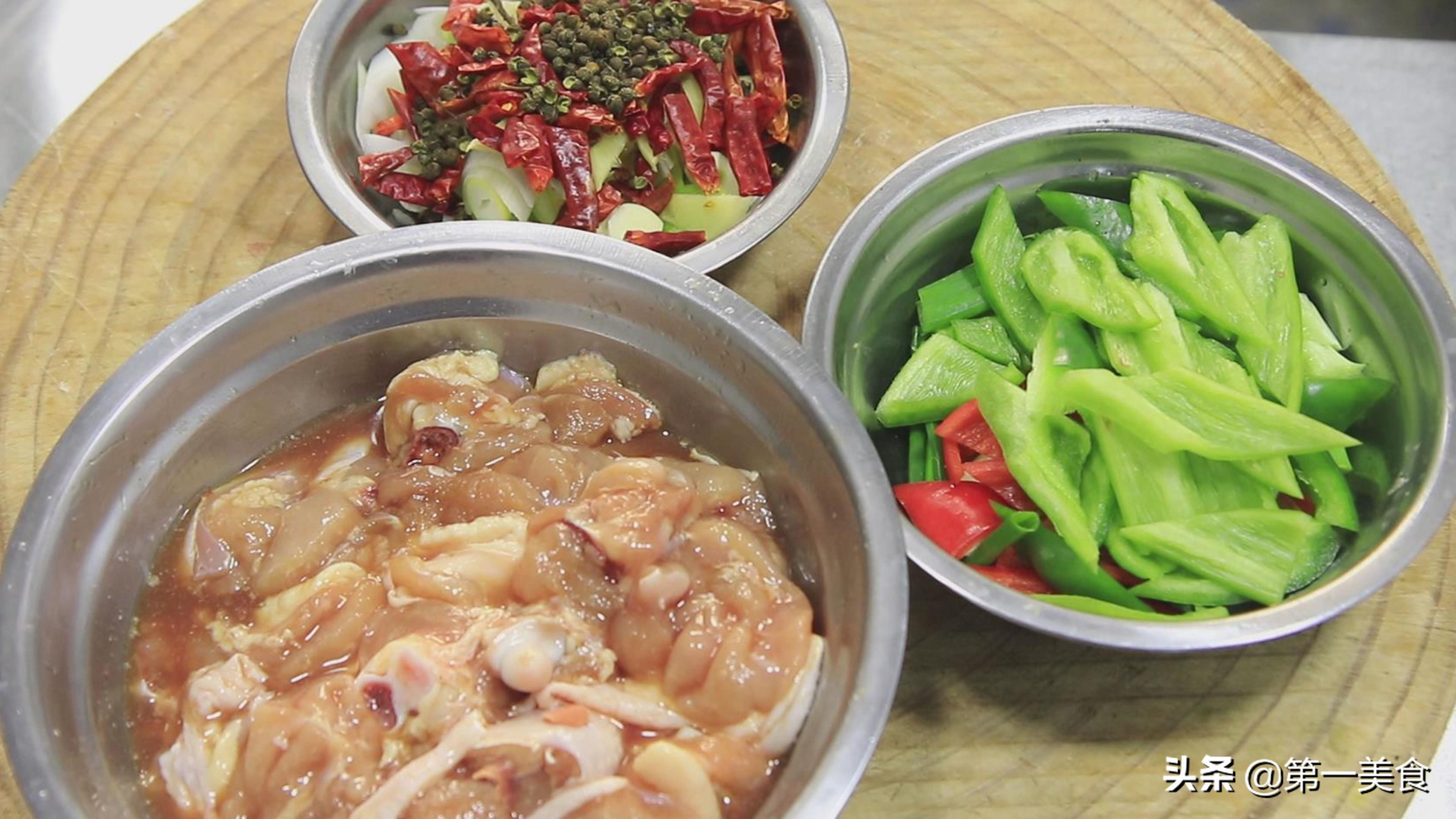 干锅鸡的做法最正宗的四川做法_干锅鸡的制作方法和配料-2