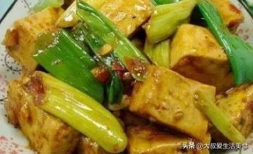 豆腐怎么做最好吃又简单 大葱炒豆腐的做法分享-3