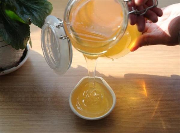 枇杷蜂蜜的做法腌制配方大全-1