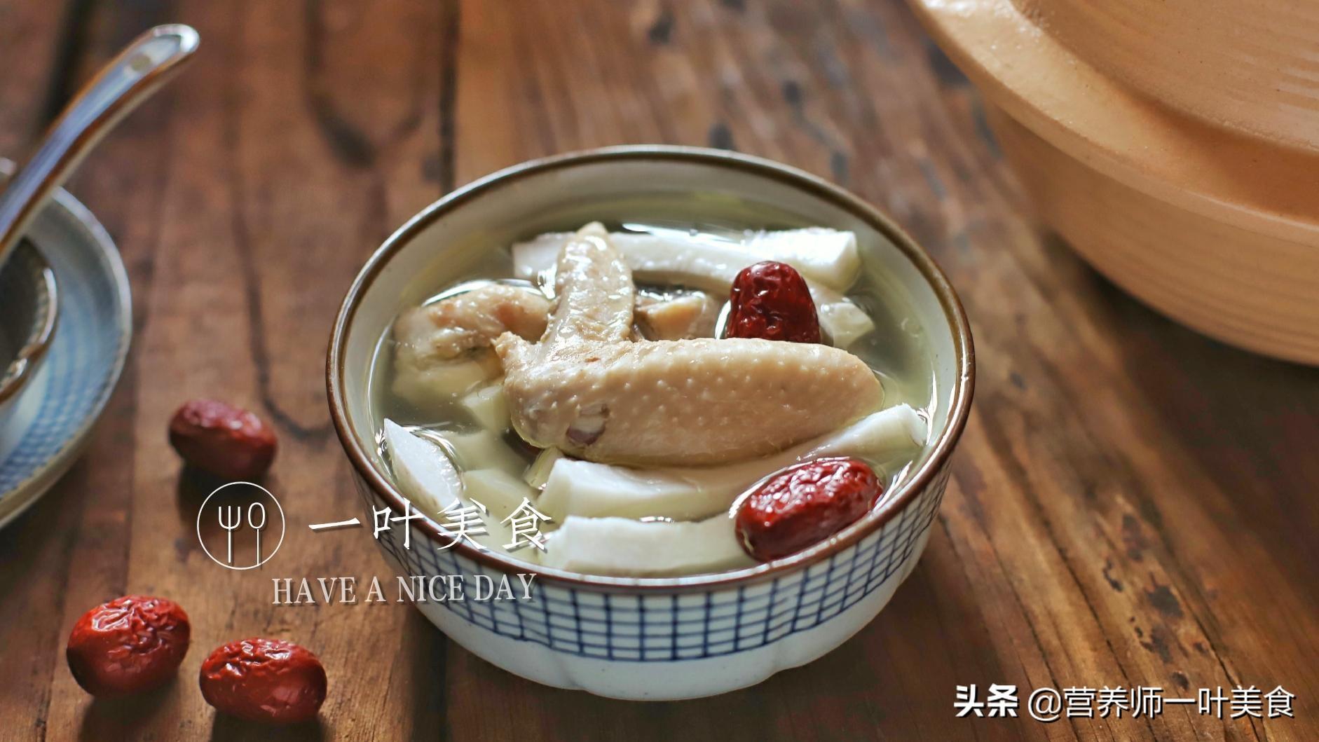 广东椰子煲鸡汤放什么材料（正宗椰子鸡的做法）-2