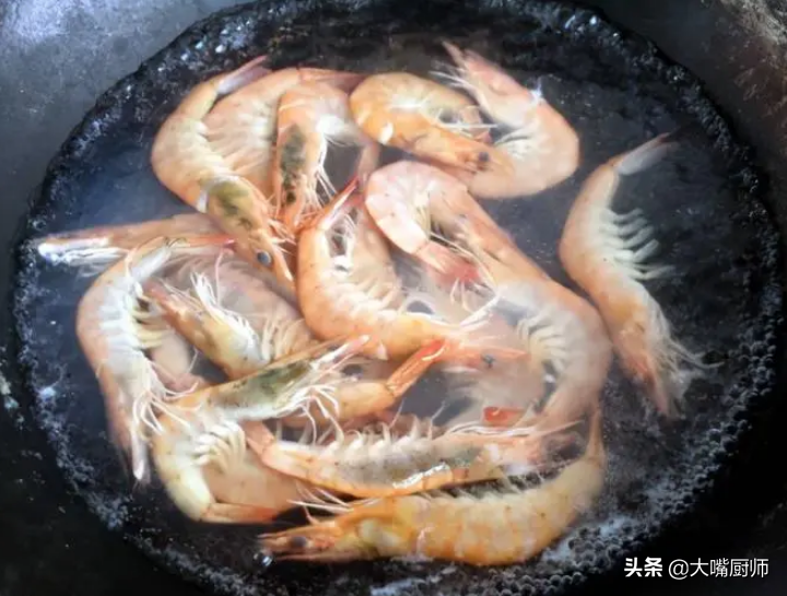 水煮虾的做法最正宗的做法，水煮大青虾的正确做法-3