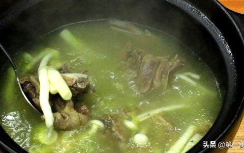 鸽子煲汤的做法，家常炖鸽子最简单做法