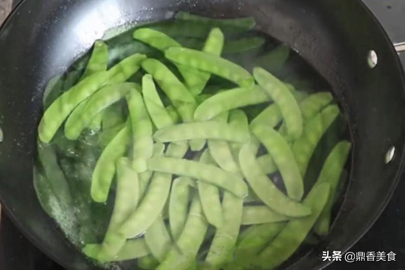 腊肉不焯水可以直接炒吗（荷兰豆炒腊肉的正确方法）-5