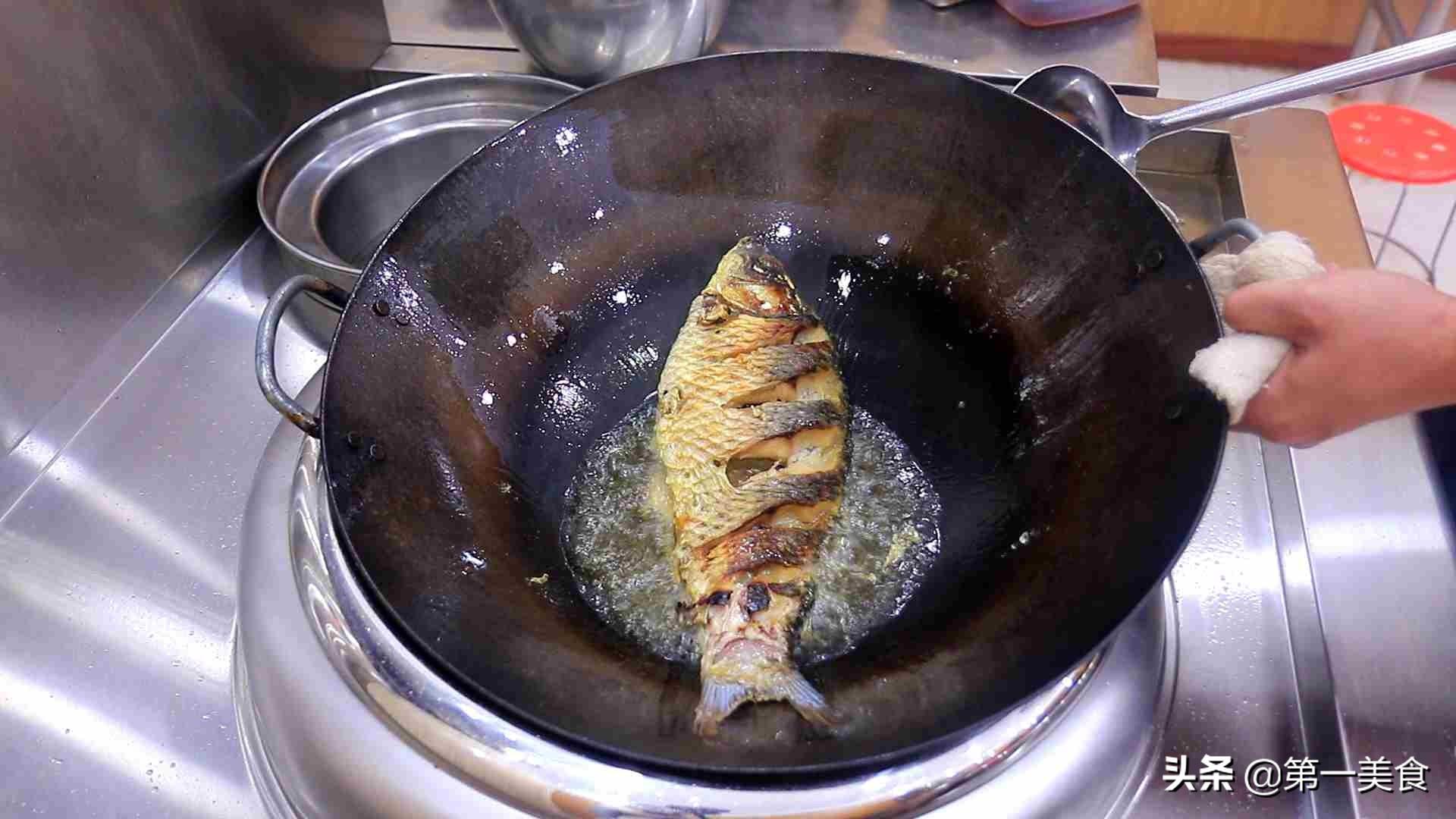 红烧鱼怎么做好吃又简单的做法（正宗的红烧鱼块的家庭做法）-5