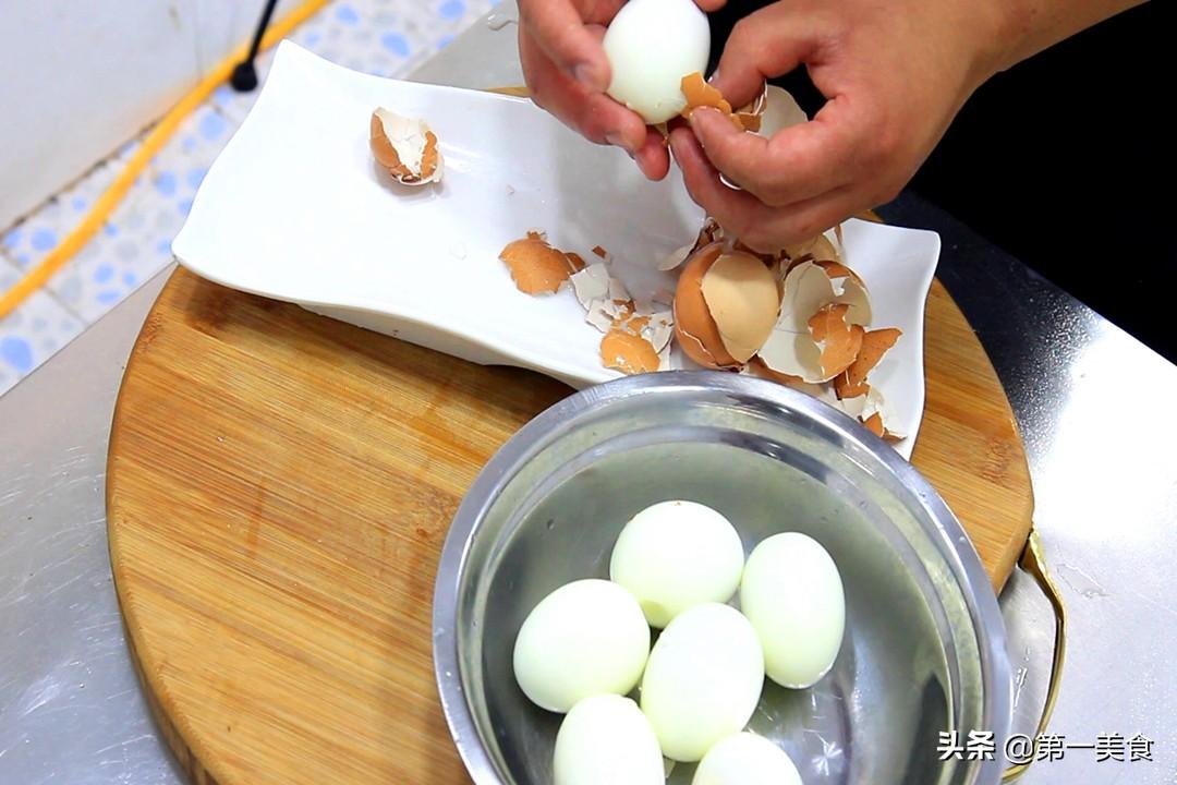 煮鸡蛋几分钟最佳时间（溏心蛋怎么做好吃）-7