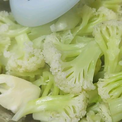 花菜的做法怎么做好吃，素炒花菜的家常做法简单-3