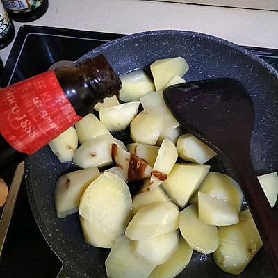 红烧土豆块的家常做法-7