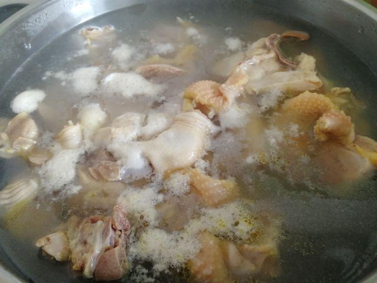 鸡肉炖蘑菇土豆的做法（最简单的鸡肉炖土豆）-2