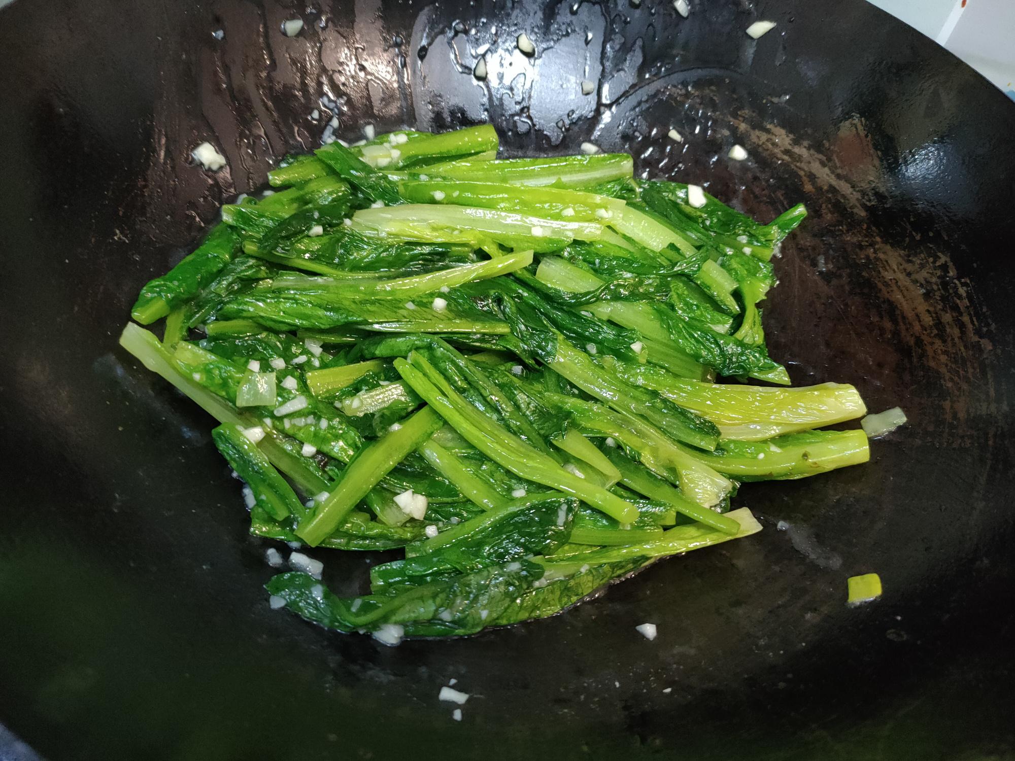 蒜蓉油麦菜先放蒜还是后放蒜，蒜蓉麻酱炒油麦菜的做法-10