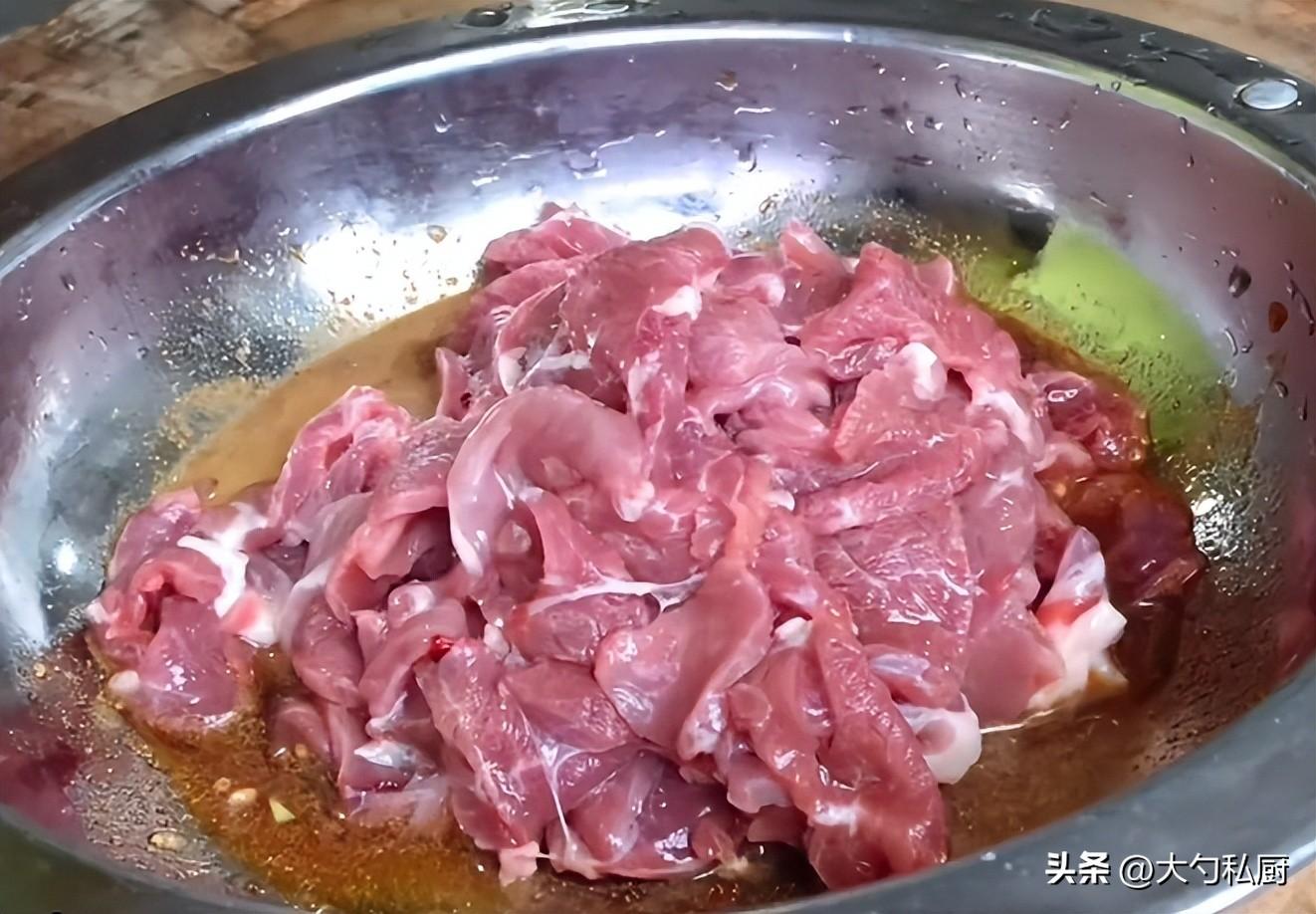 老饭骨葱爆羊肉的做法_葱爆羊肉家常做法图解-4