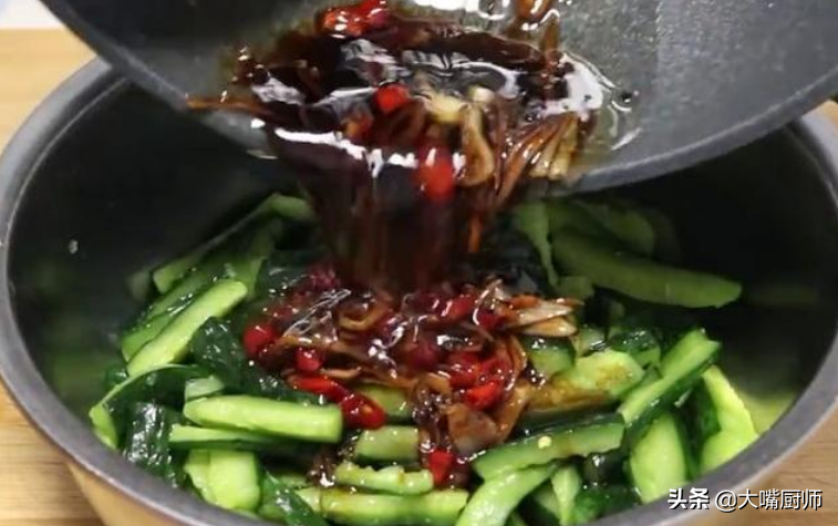 腌黄瓜咸菜怎么个腌法_怎样制作黄瓜咸菜-7