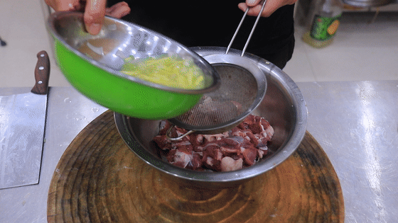 羊肉串怎么烤好吃又嫩 自制羊肉串的腌制方法窍门-3
