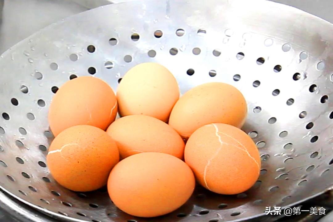 煮鸡蛋几分钟最佳时间（溏心蛋怎么做好吃）-1
