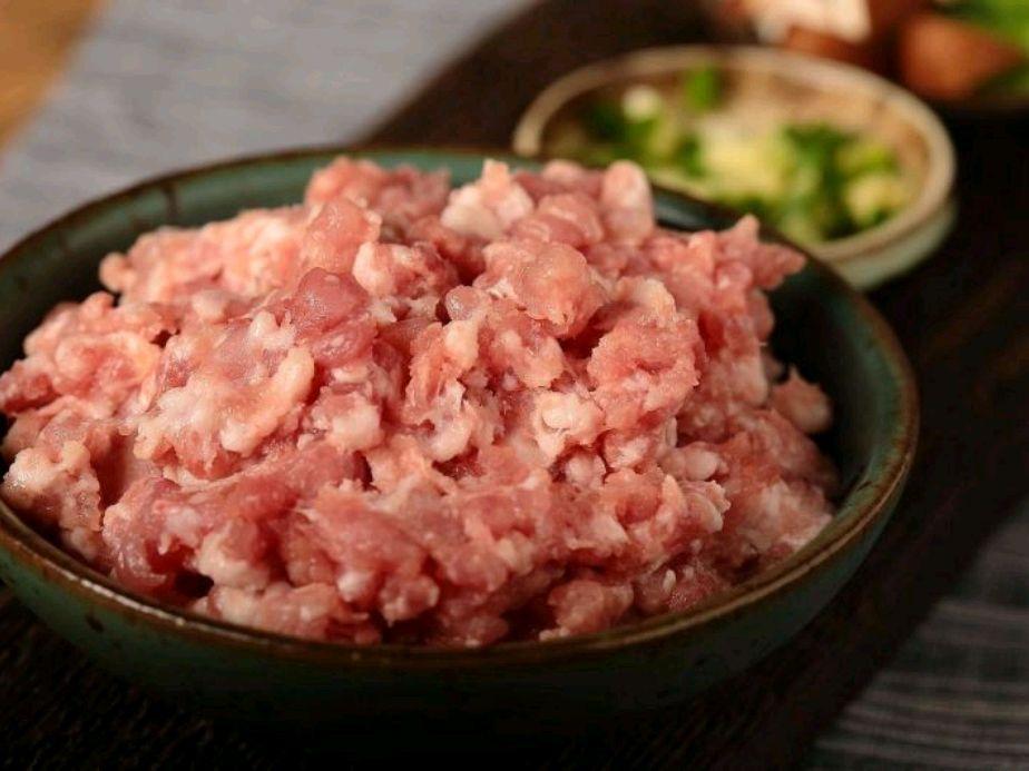 大肉芹菜饺子馅的做法（猪肉芹菜饺子馅怎么调）-4