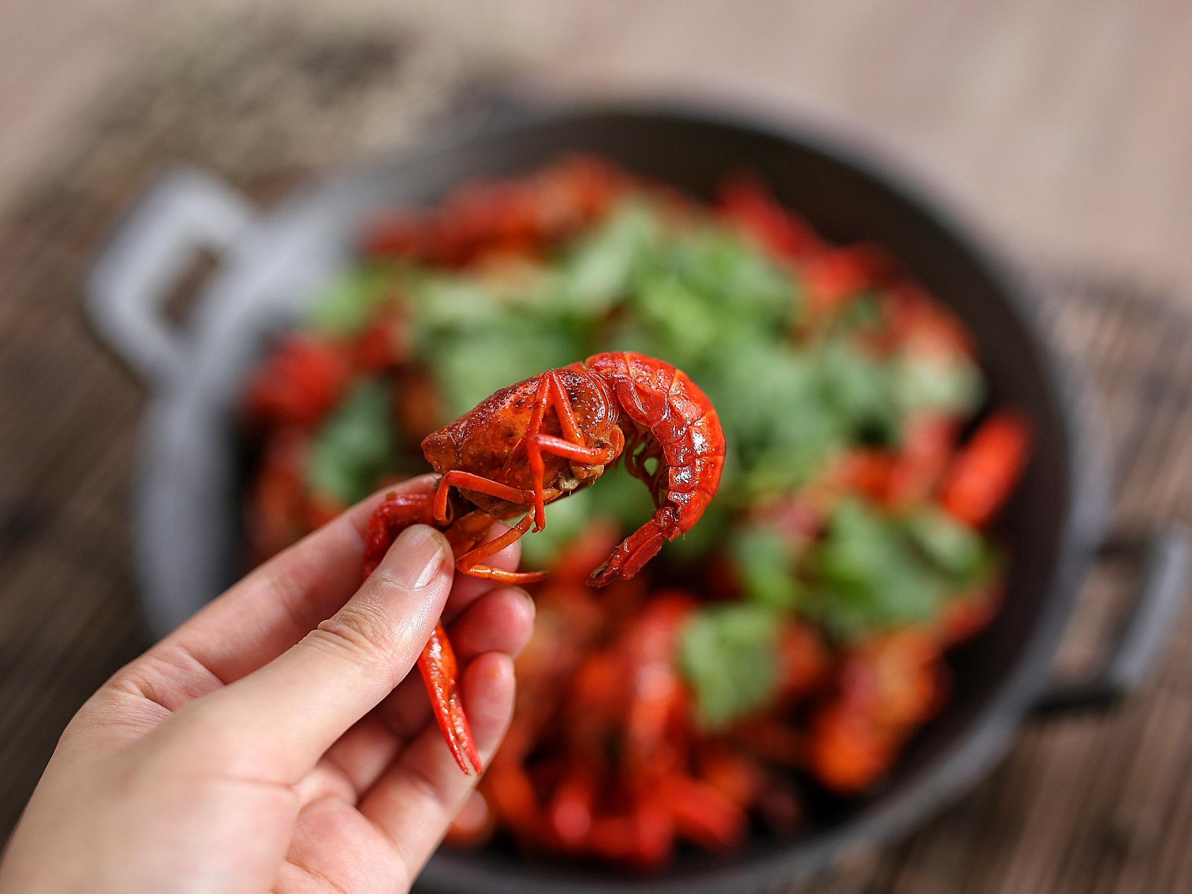 小龙虾焖煮多长时间最好吃-2