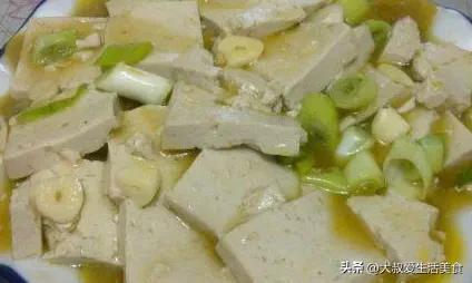 豆腐怎么做最好吃又简单 大葱炒豆腐的做法分享-1