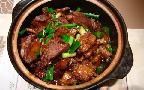 红烧羊肉的做法（红烧羊肉放什么香料）