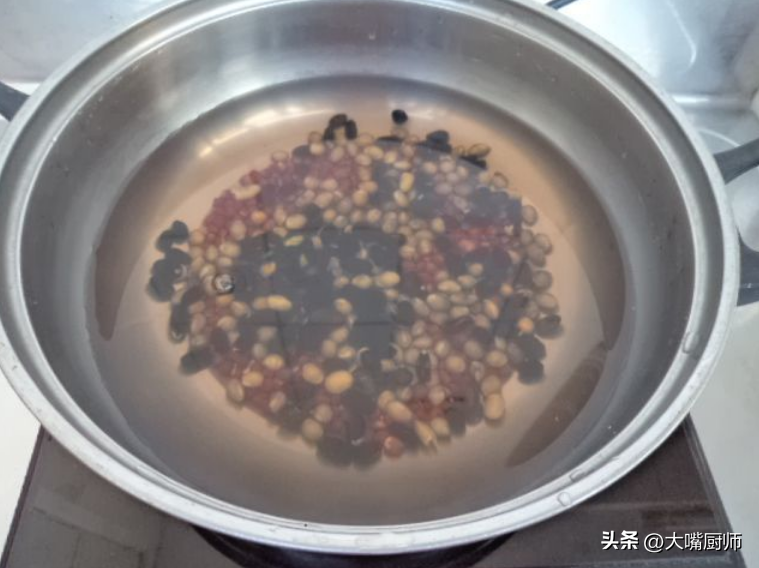 豆浆怎么做出香浓豆浆_无渣豆浆制作方法-6