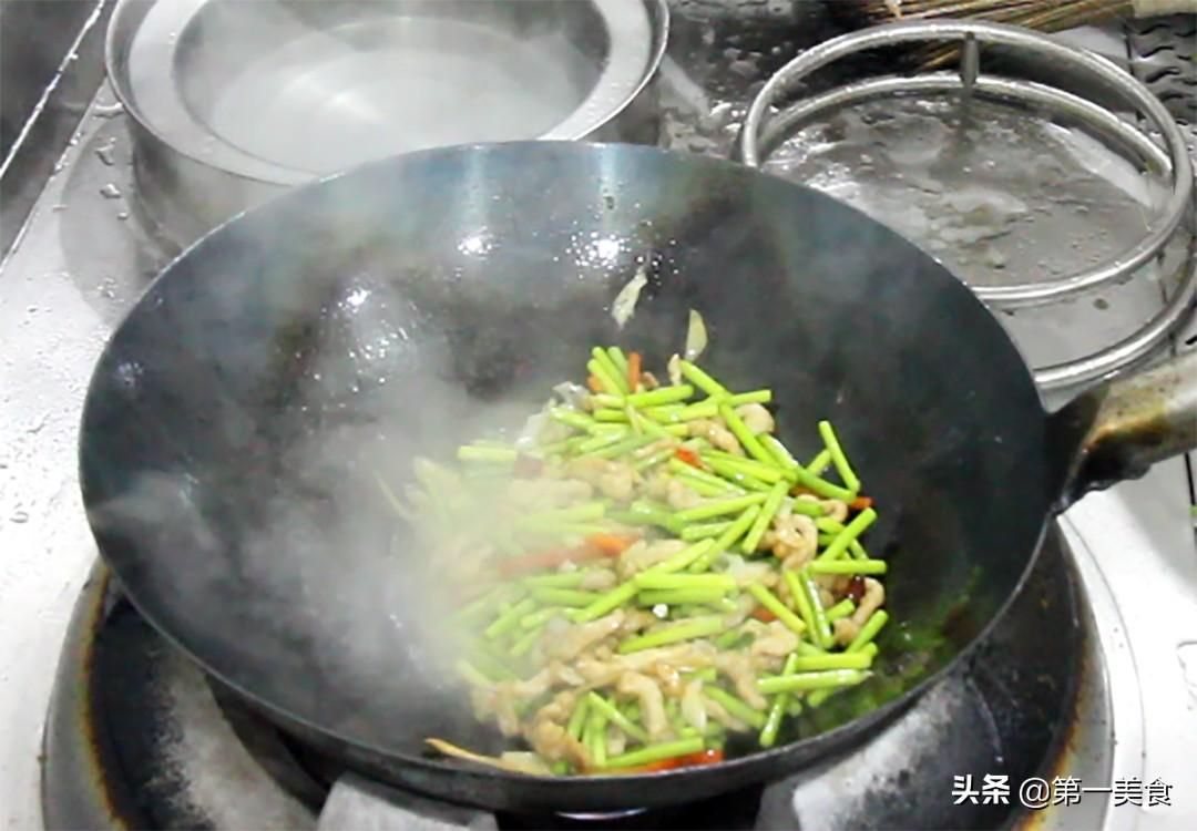 蒜苔炒肉丝的家常做法，蒜苔炒肉的正确做法-9