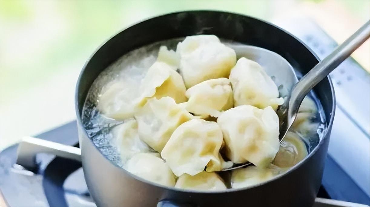 水饺怎么煮冷水还是热水，饺子的正确煮法-2