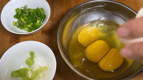 西红柿鸡蛋汤的家常做法，怎样做番茄炒鸡蛋更好吃-6