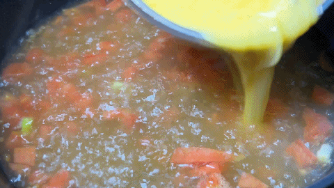 西红柿鸡蛋汤的家常做法，怎样做番茄炒鸡蛋更好吃-11