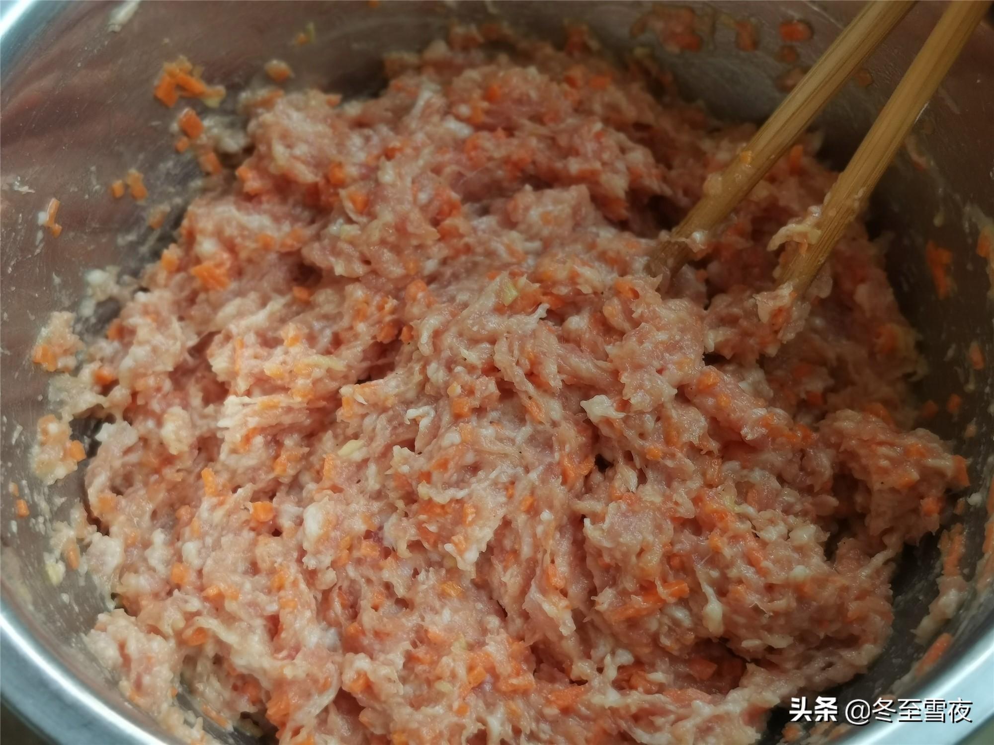 干炸猪肉丸子的做法（怎样炸猪肉丸子好吃又简单）-7