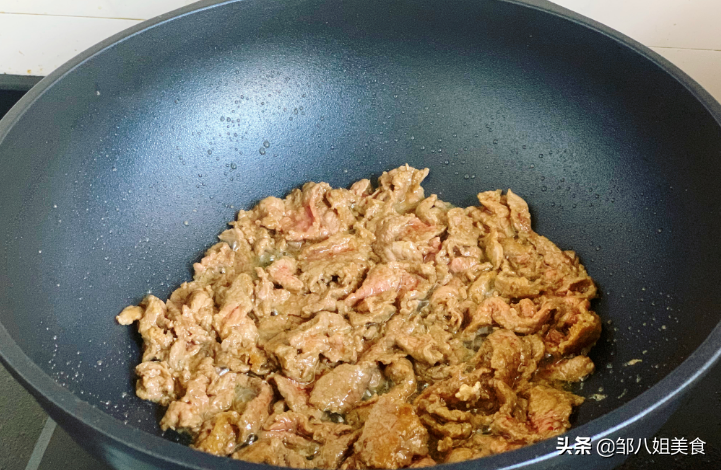 炒牛肉片怎么炒好吃又嫩 里脊牛肉炒芹菜做法-6