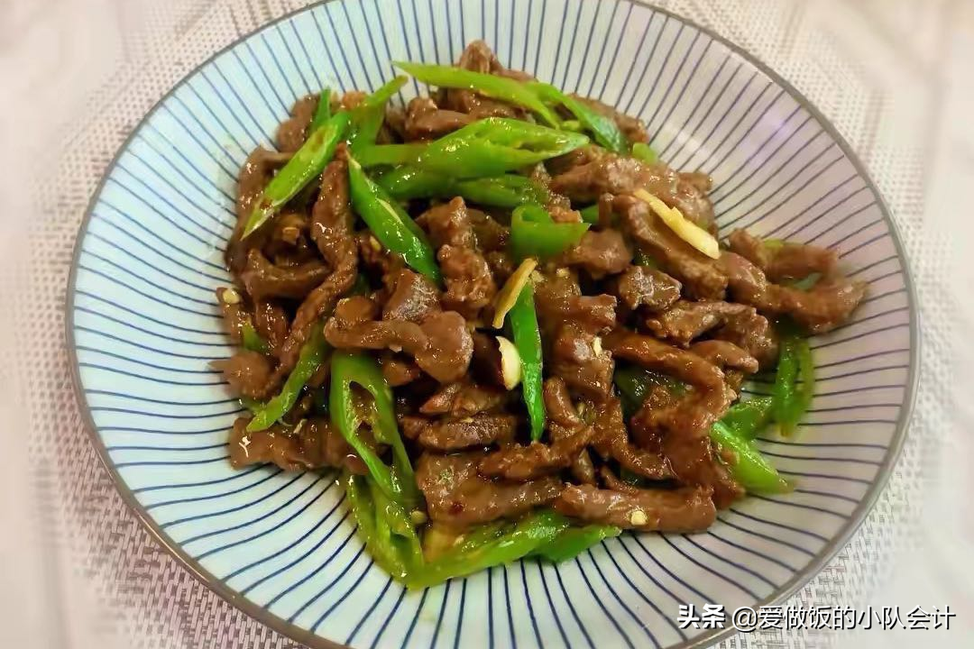 牛肉丝怎么炒好吃又嫩，炒牛肉丝的家常做法大全-1