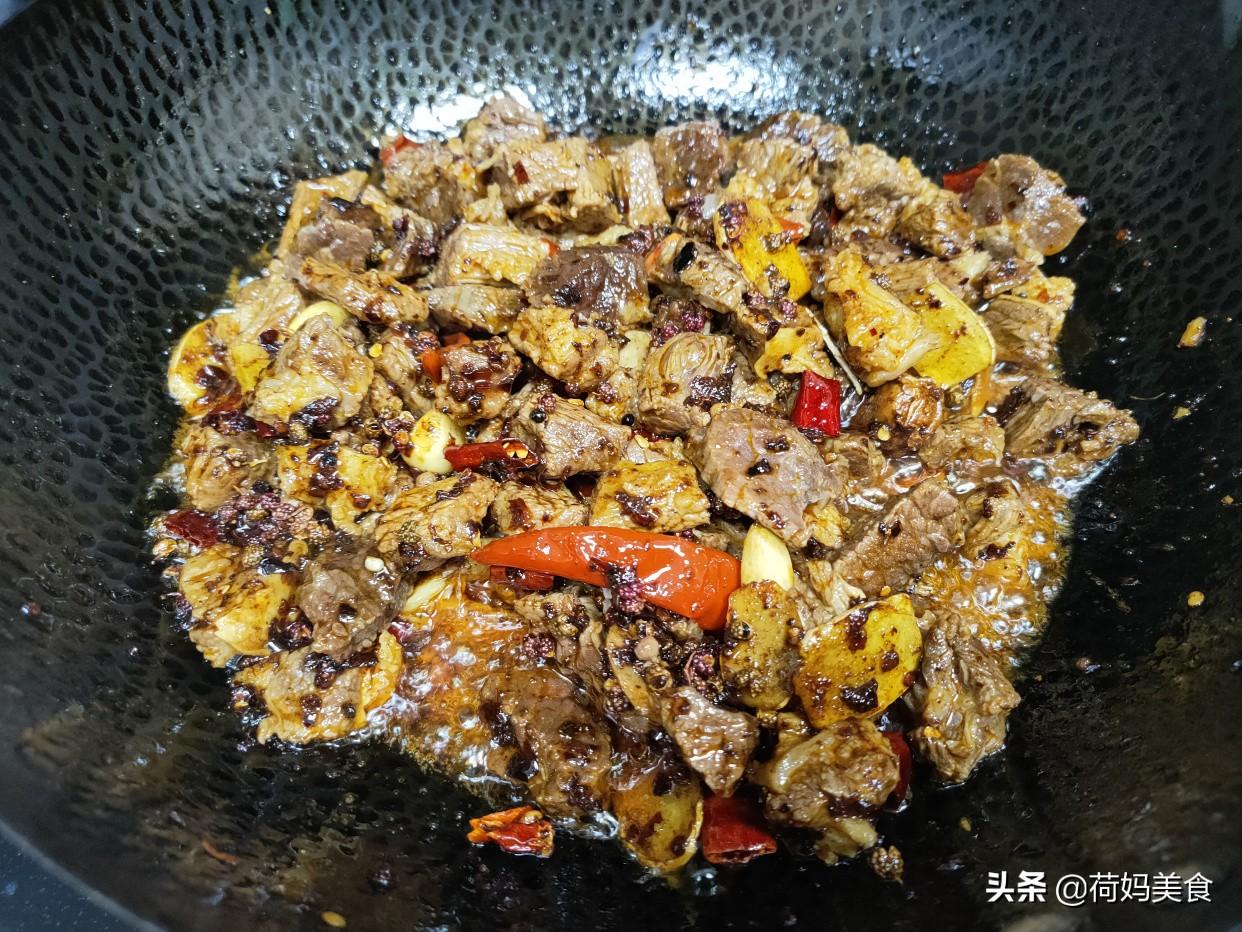 鲜牛肉炖土豆怎么烧好吃_鲜烧牛肉的做法川味-8