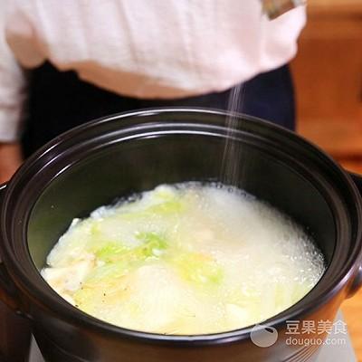 清汤白菜豆腐汤的做法（白菜豆腐清汤怎么做）-9
