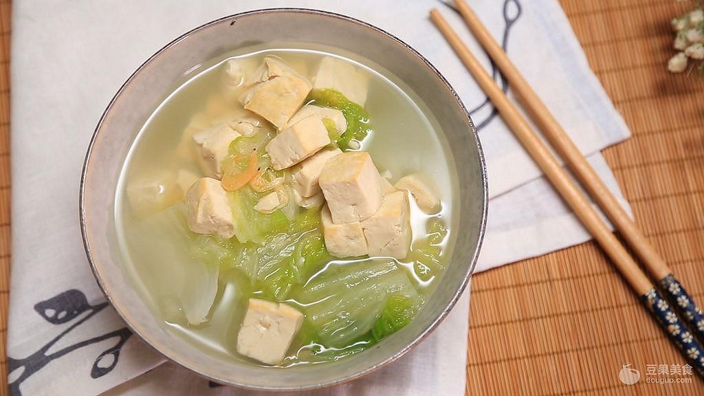 清汤白菜豆腐汤的做法（白菜豆腐清汤怎么做）-1