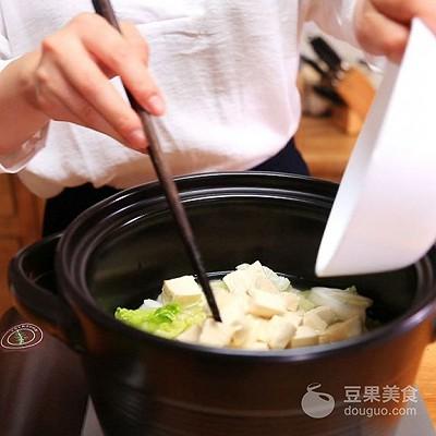 清汤白菜豆腐汤的做法（白菜豆腐清汤怎么做）-6