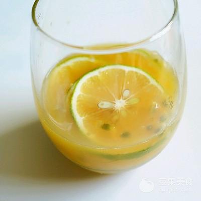 百香果鲜榨果汁的做法（百香果果汁怎么做好喝窍门）-7