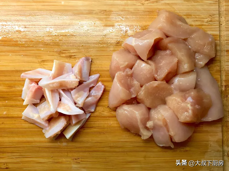 鸡胸肉怎么做丸子好吃（家庭自制鸡肉丸的做法）-3