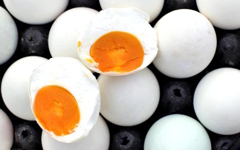 腌鸡蛋的做法 腌鸡蛋十斤鸡蛋多少盐